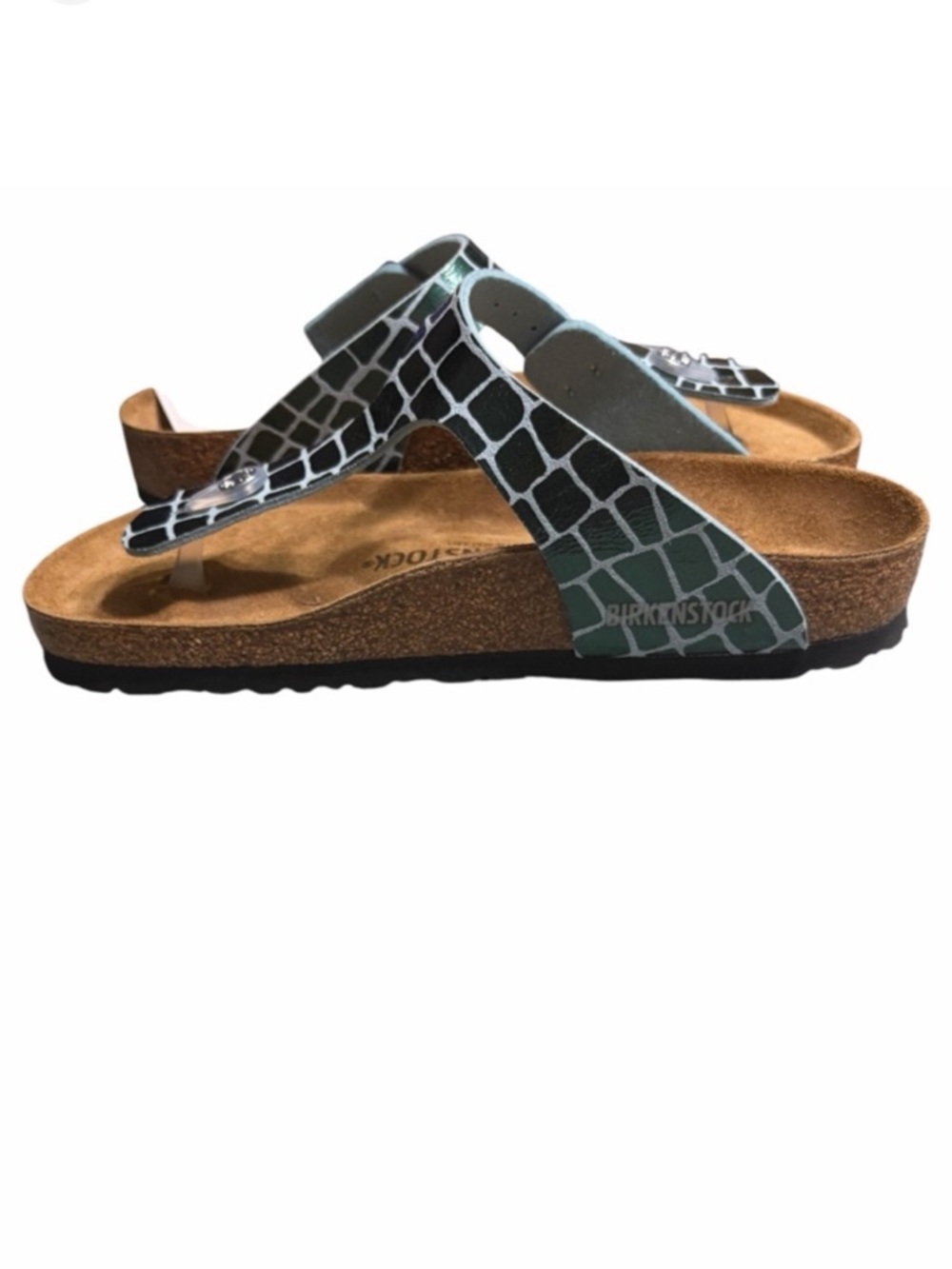 Birkenstock | Gizeh thong sandals in a green crocodile embossed pattern Size 6 - Picture 2 of 7